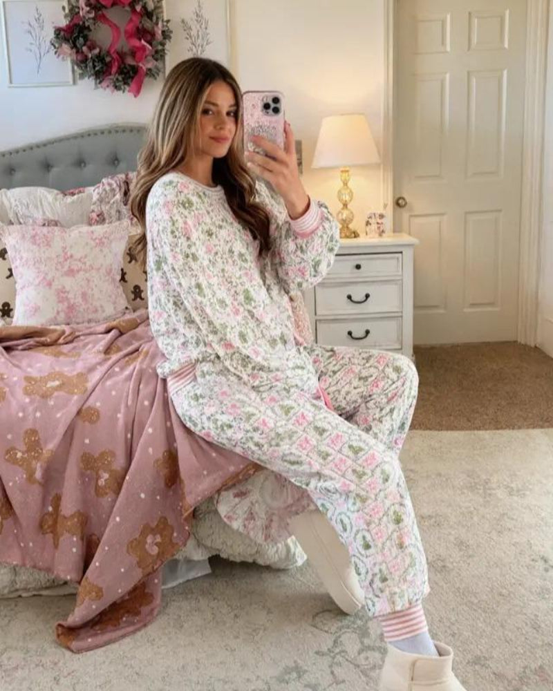 Women’s Christmas Tree & Bow Print Loungewear Set – Soft Cozy Two-Piece Pajamas