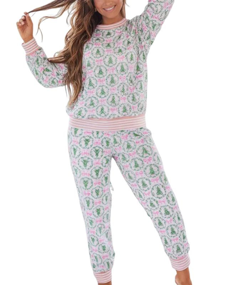 Women’s Christmas Tree & Bow Print Loungewear Set – Soft Cozy Two-Piece Pajamas