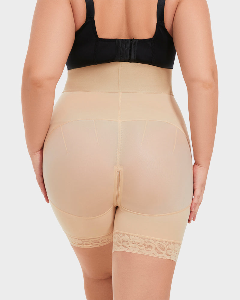 Pantalones cortos de cintura ultra alta con diseño esculpido y deshuesado